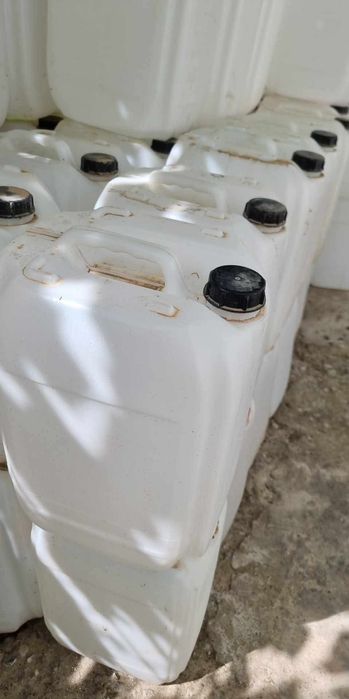 Bidoane 20 litri lichide de stoc 600 bucăți