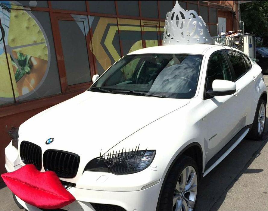 Vand decoratiuni gigant masini nunta