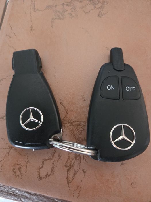 Мерцедес  с240 170 к.с.