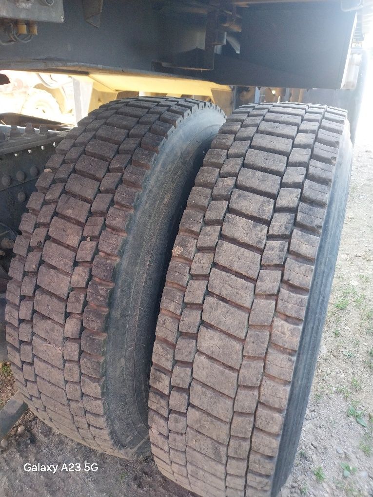 De vanzare ansamblu basculabil volvo fh 12 380 și semiremorca Minerva
