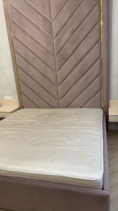 Продам кровать с матрацом