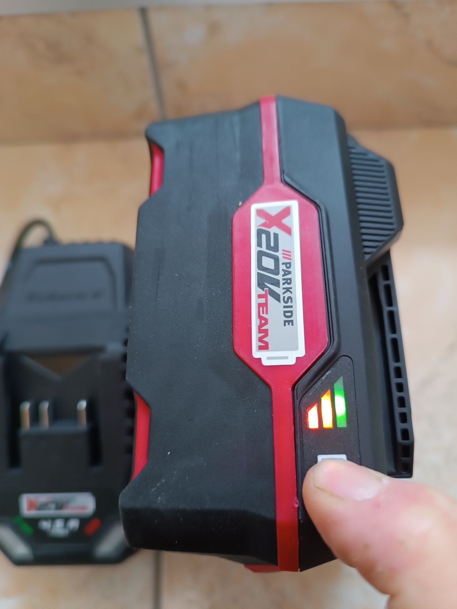 20V-2 и 4 Ah/Комплект Батерия Parkside/Парксайд