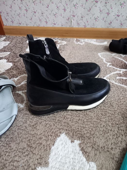 Отдам женскую обувь