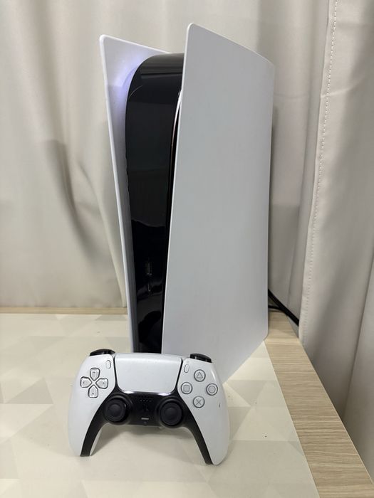 Playstation 5 (ps5) digital 825gb
