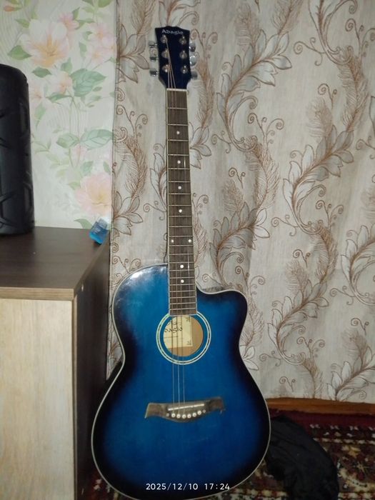 Гитара abasio в хорошем состоянии.