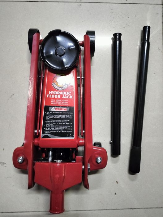 Домкрат 3тонны. Новый домкрат.