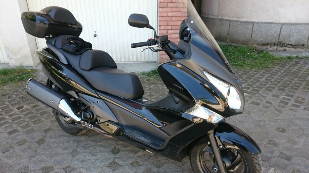 Скутер Honda SW T400