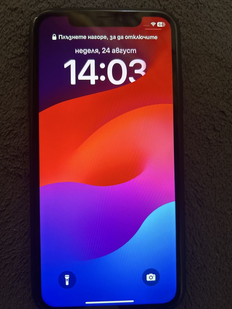 Продавам iphone xr черен 32 GB