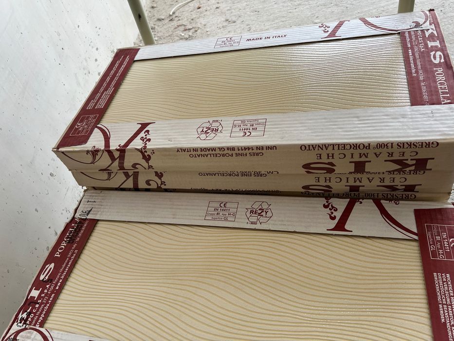 Продавам италиански фаянс за баня