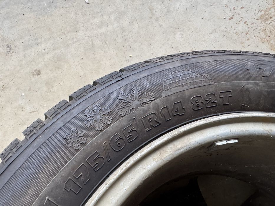 4 Anvelope M/S 2 uzate doar o luna, si foua purin mai uzate