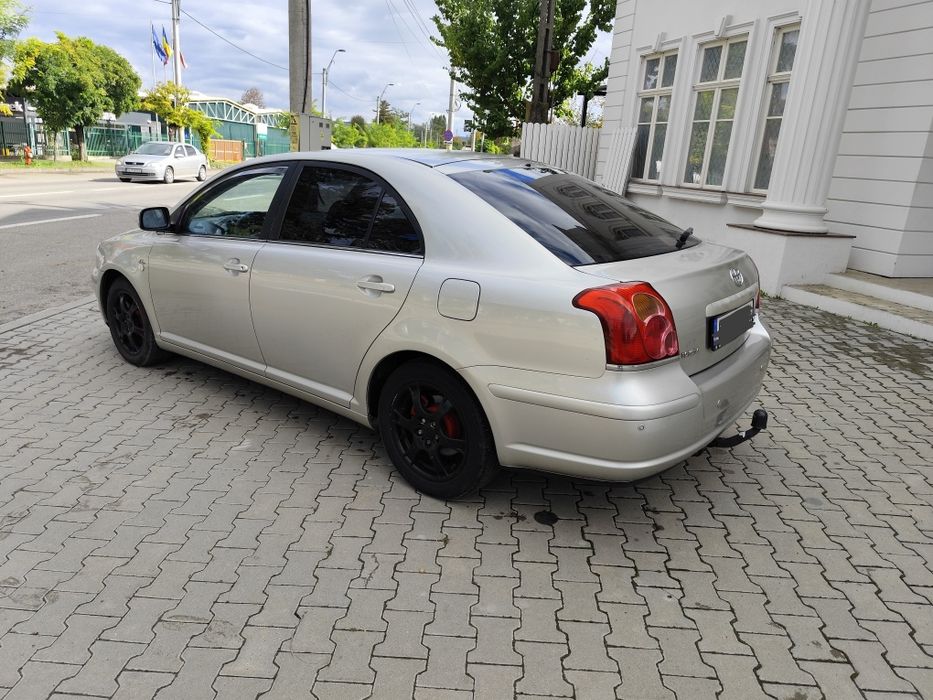 Toyota Avensis hatchback