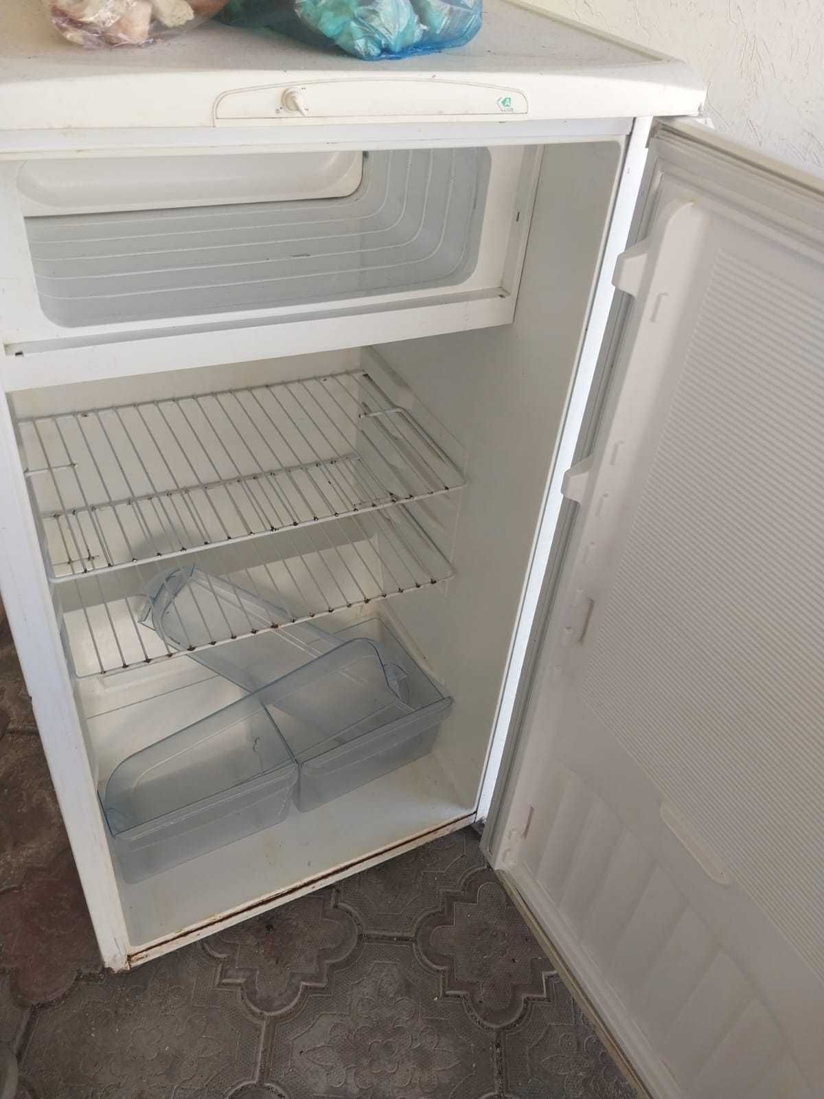 Продается Холодильник В Хорошем состоянии.