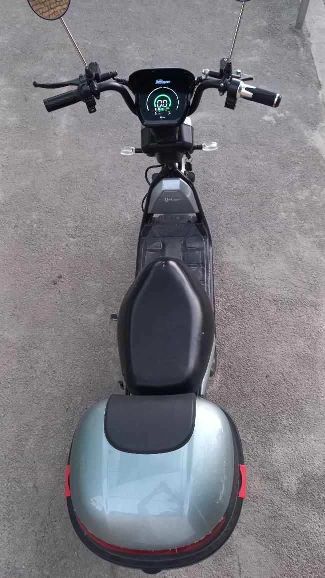 Skuter tesla 2o24