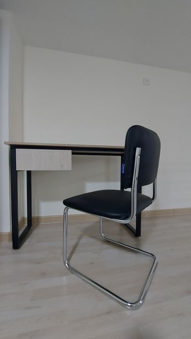 Письменный стол и стул