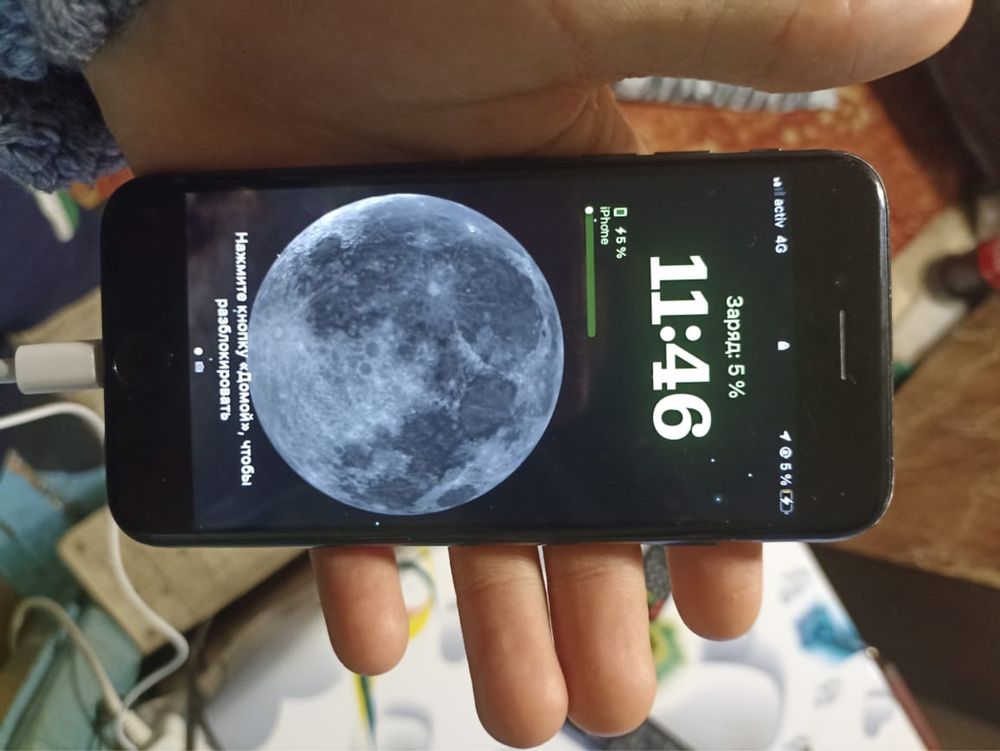 продам Айфон SE 2020