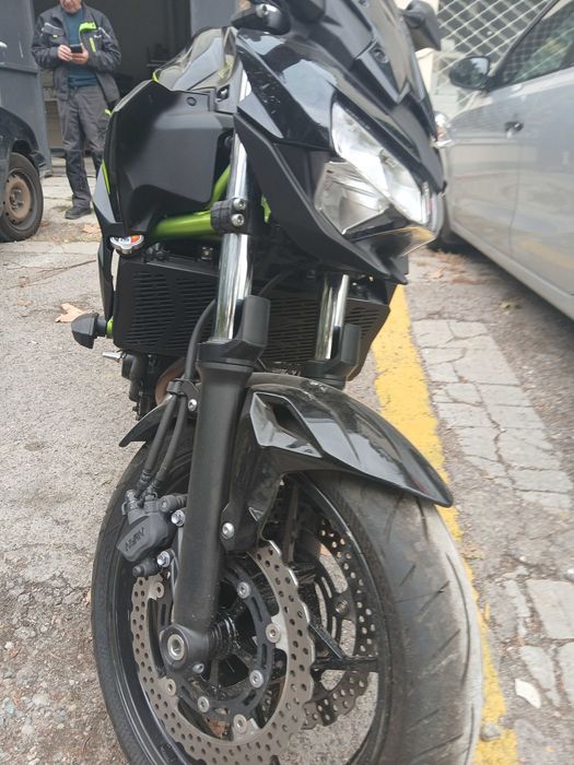 Мотоциклет Kawasaki Z650