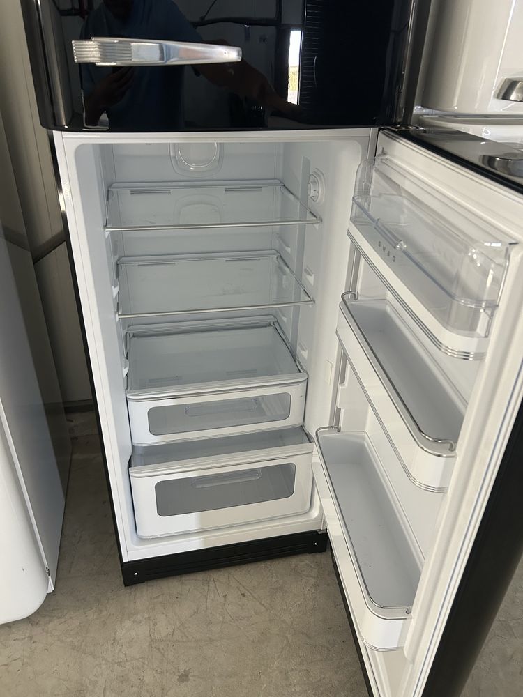 Инверторен RETRO Хладилник SMEG FAB30RBL5 , черен 172 см ,222 литра