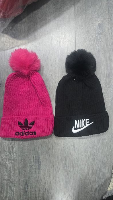 Caciuli unisex adulti,oferta la 2(citiți descrierea)