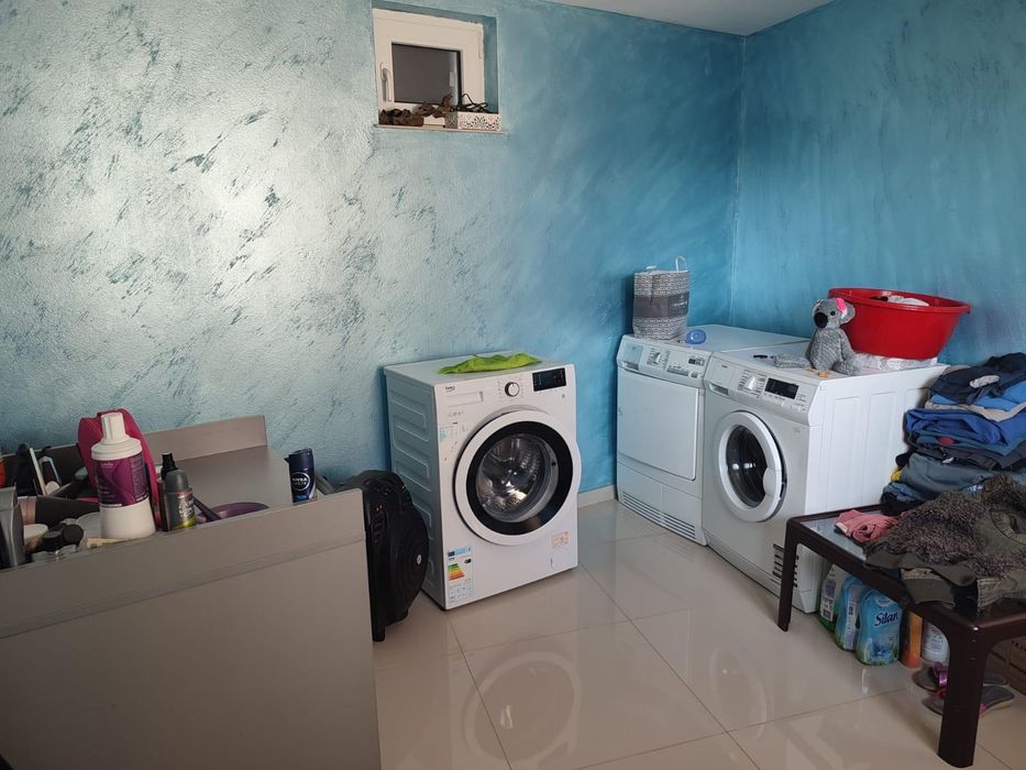 Casă de vânzare 3 camere.