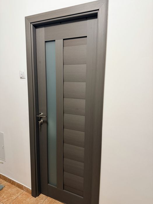 Vand usi cumparate acum 3 luni