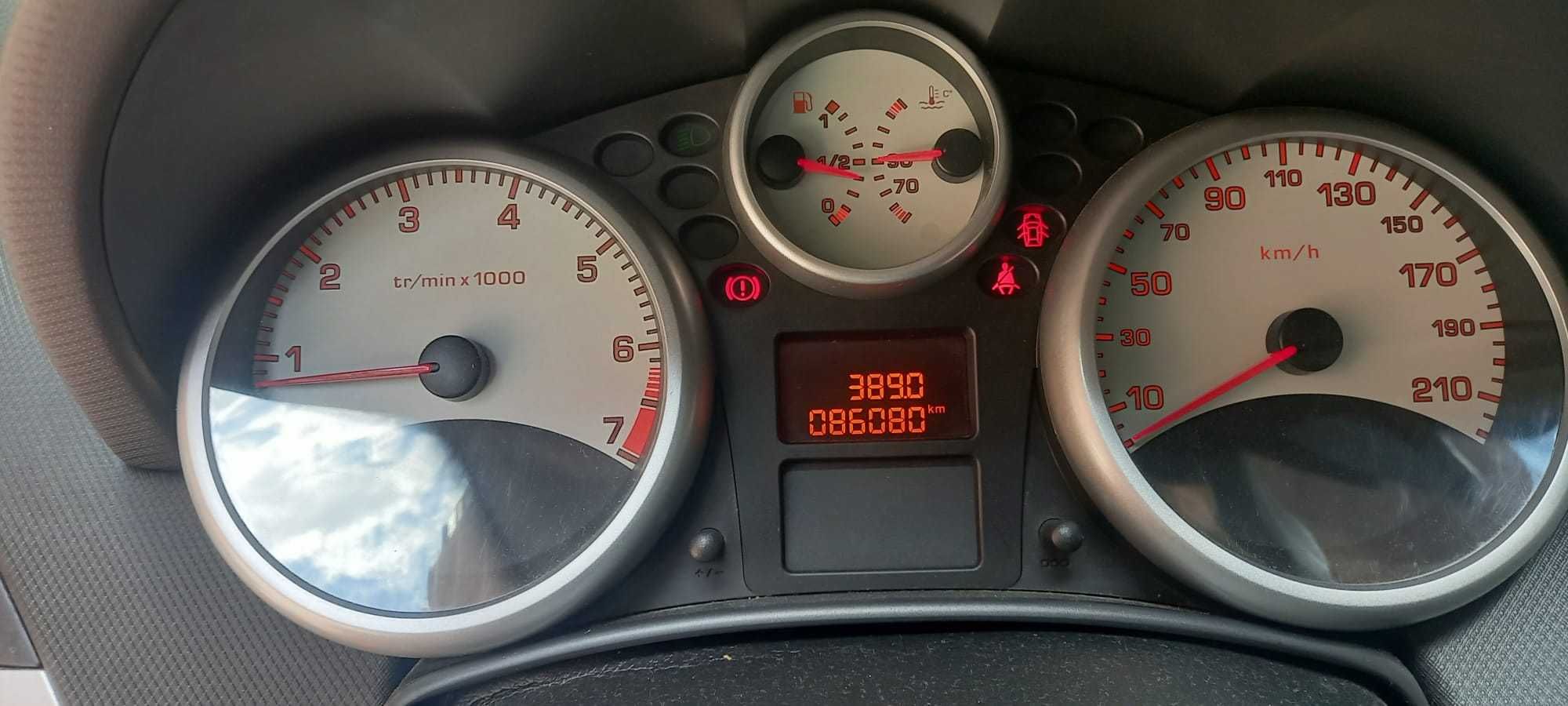 Peugeot 207 din 2007 benzina 1,4 , km 86.080 reali