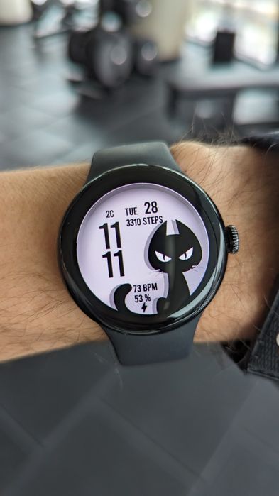 Google Pixel Watch 2 с три допълнителни каишки