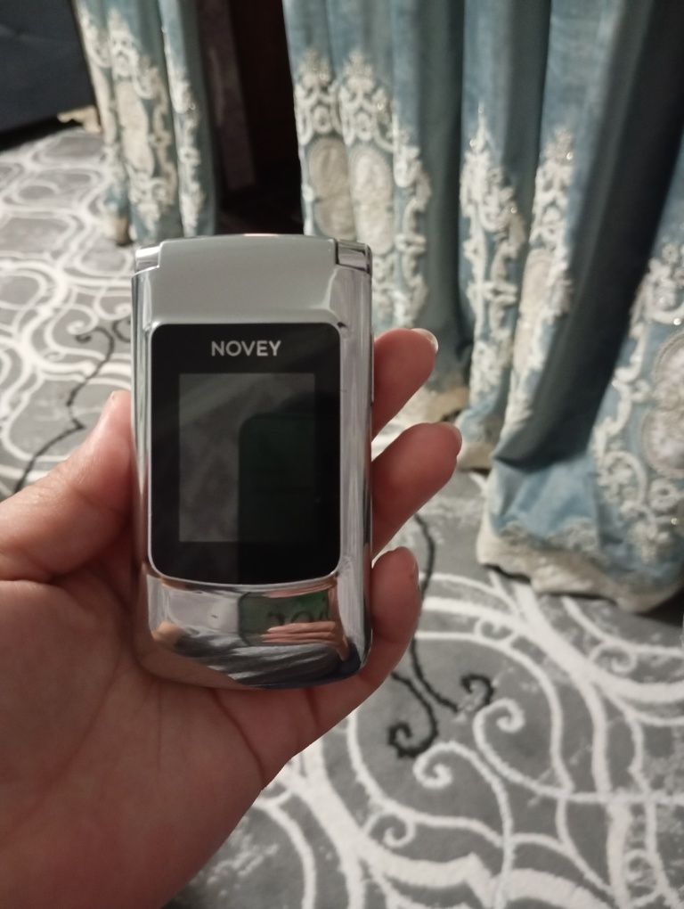 Телефон кнопочный NOVEY 580
