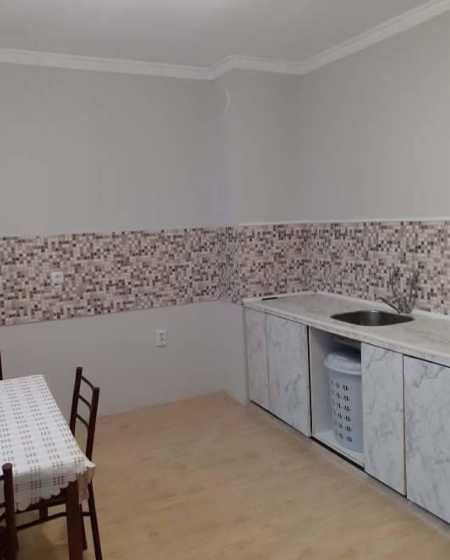 Дава се под наем Двустаен апартамент в Бургас, Меден рудник - зона А - 50 кв.м за 51 € - Снимка #2