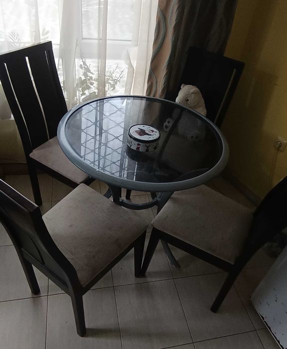 Стъклена маса кръгла