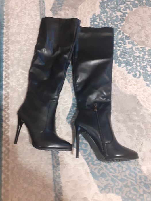 Продам высокие сапоги