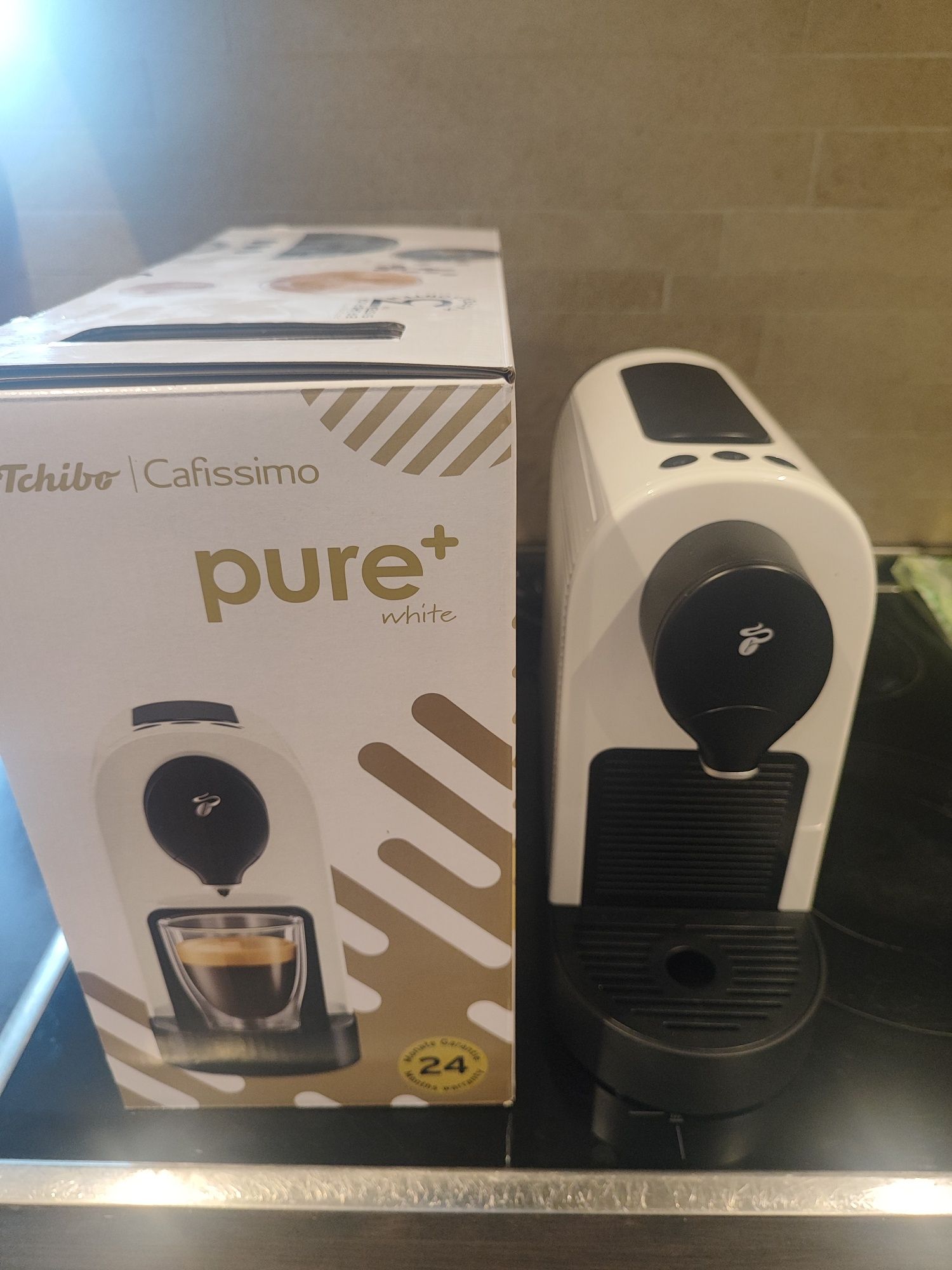 Кафе машина Cafissimo Pure White с капсули подарък 55бр капсули