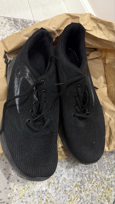 Крассовки б/у 43размерде