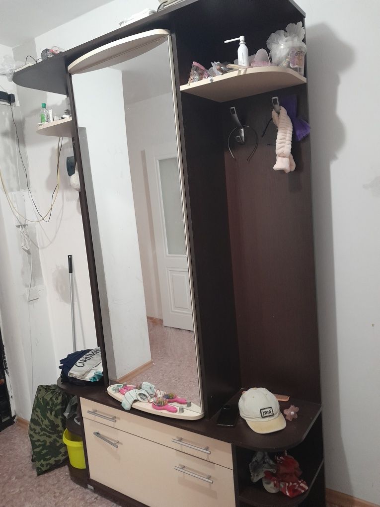 Шкаф вешалка в прихожую