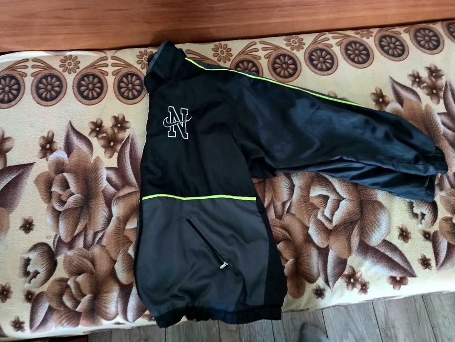 Продавам оригинална грейка Nike