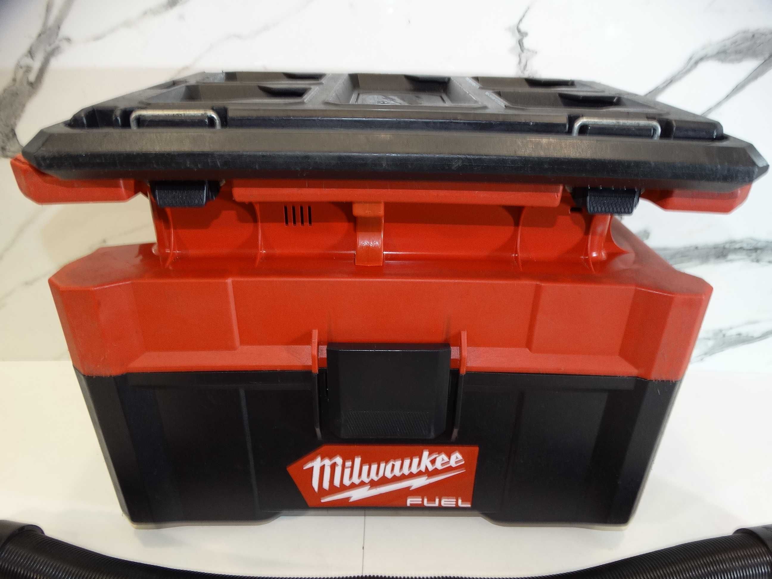 Milwaukee M18 FPOVCL PACKOUT - Акумулаторна прахосмукачка