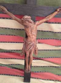 Crucifix vechi sculptat in lemn