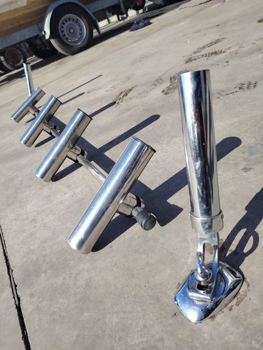 Vând , prețul este de 150 euro