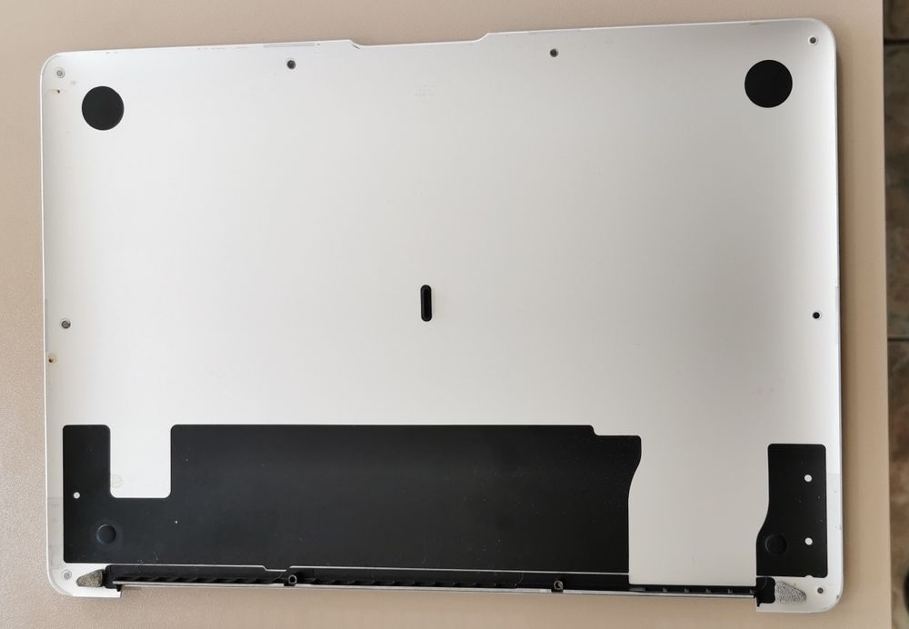 Dezmembrez MacBook air a 1466 i. 5 an 2017