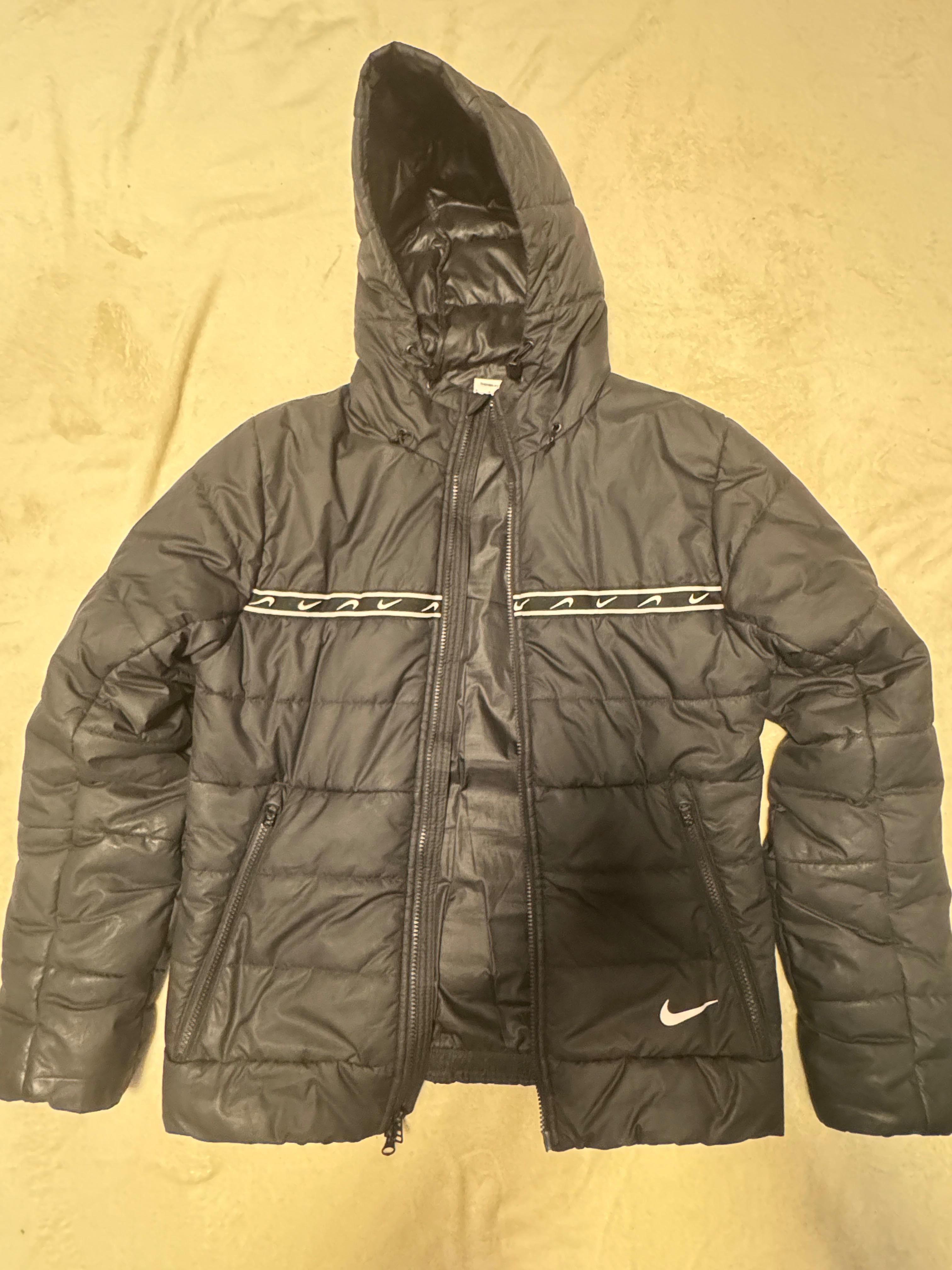 Geaca Nike Repeat