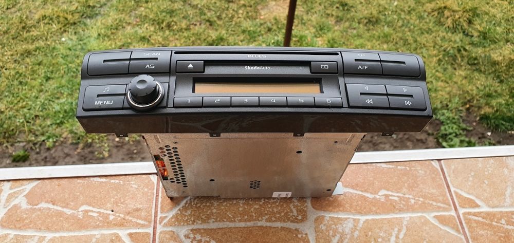 Radio cd original skoda.