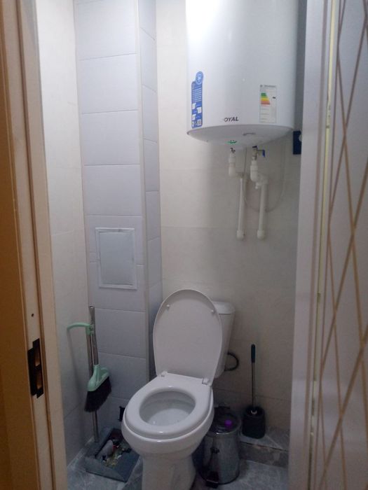 Продается полноценный квартира 2
2 комнатная квартира на 
0.5 этаже 6