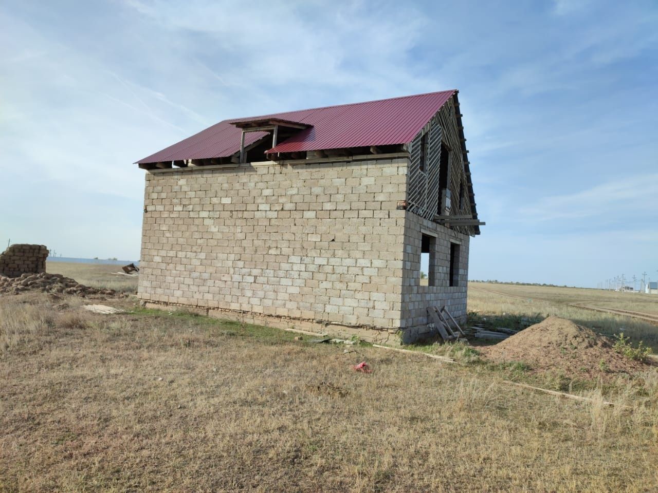 РТС дамба жақта орналасқан