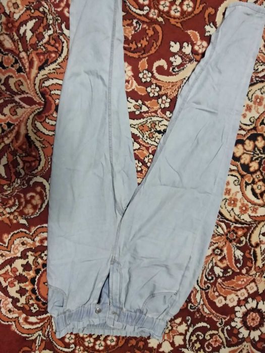 Джинсы для девочки подростка.