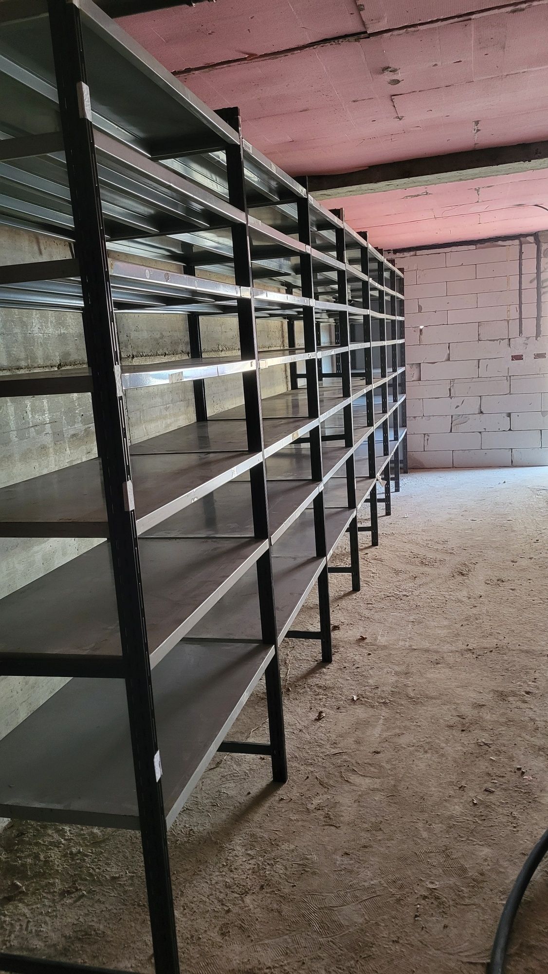 Rafturi metalice depozitare marfă manual