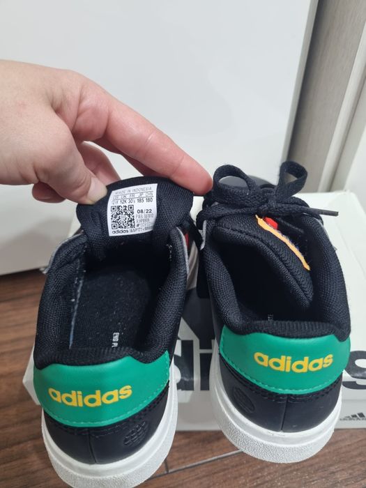 Vând adidași Adidas