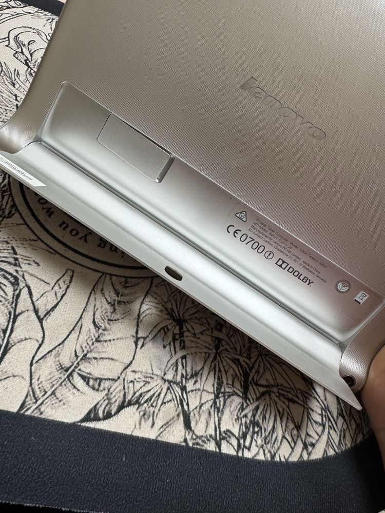 Таблет Lenovo Yoga Tablet 2 - 1050F 2/32gb