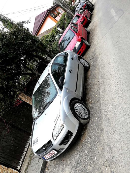 Vând schimb ford focus