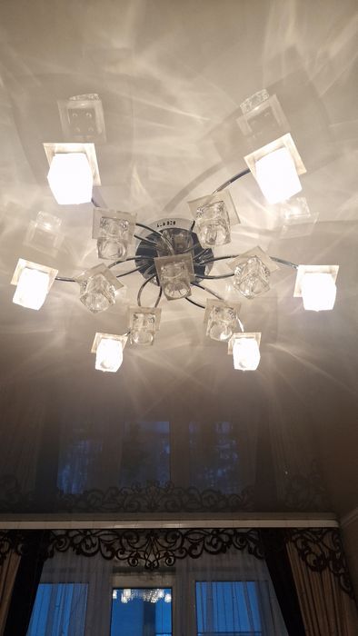 Продам люстру б/у