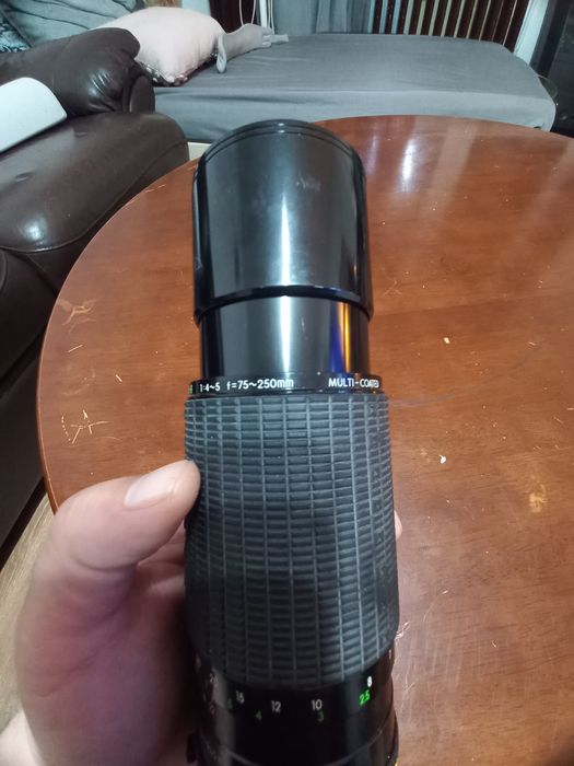 Sigma Zoom 75-250  mm si Hoya 72mm