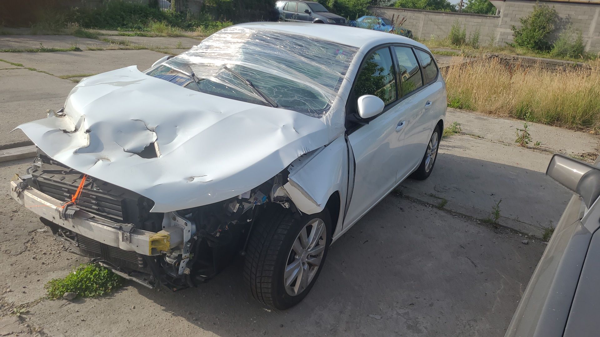 Dezmembrez peugeot 1.5 d. Model 2016-2020